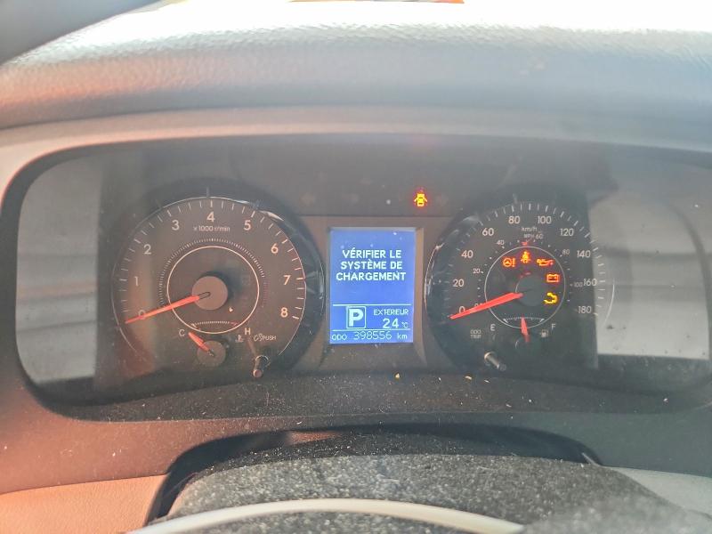 2017 Toyota Sienna VIN 5TDKZ3DC8HS863657 COPART salvage auction — MECHANICAL, ON - PERMIT NO BRAND - UNFIT (P), sold $1,950 on 2026-07-29 (photo 9)