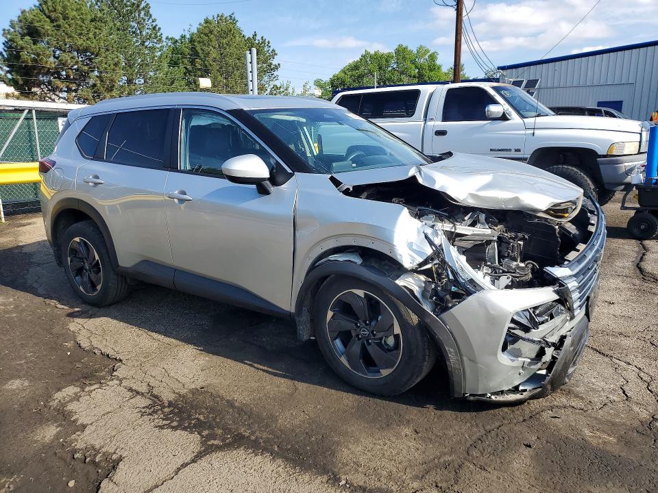 2024 Nissan VIN JN8BT3BB0RW433476 COPART salvage auction — FRONT END, Co - Salvage Title, sold $6,100 on 2026-07-23 (photo 4)