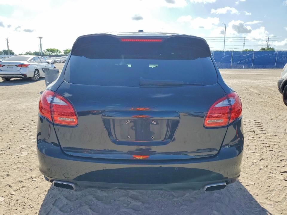 2011 Porsche Cayenne VIN WP1AE2A24BLA92800 COPART salvage auction — MINOR DENT/SCRATCHES, Fl - Certificate Of Title (P), sold $2,050 on 2026-07-15 (photo 6)