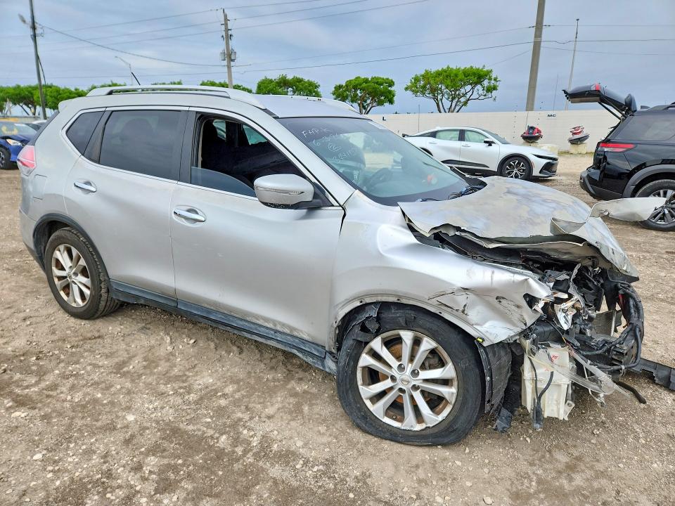 2015 Nissan Rogue VIN KNMAT2MT1FP527802 COPART salvage auction — FRONT END, Fl - Cert Of Ttl-Rebuilt&Slvg Rbld, sold $400 on 2026-07-15 (photo 4)