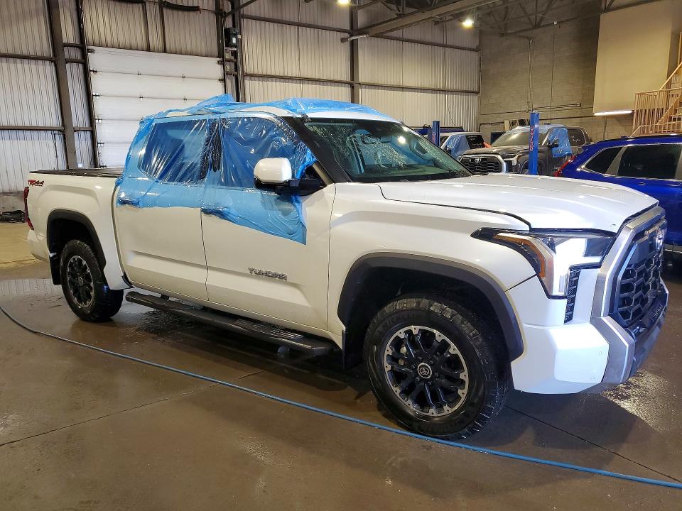 2024 Toyota Tundra VIN 5TFJA5DB7RX160987 COPART salvage auction — VANDALISM, ON - PERMIT NO BRAND - UNFIT, sold $36,000 on 2026-07-03 (photo 4)