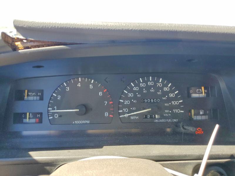 1992 Toyota Pickup VIN JT4VN13G9N5096128 COPART salvage auction — MINOR DENT/SCRATCHES, CA - DIS/DLR/EXP ONLY CLEAN TITLE, sold $7,500 on 2026-07-09 (photo 9)