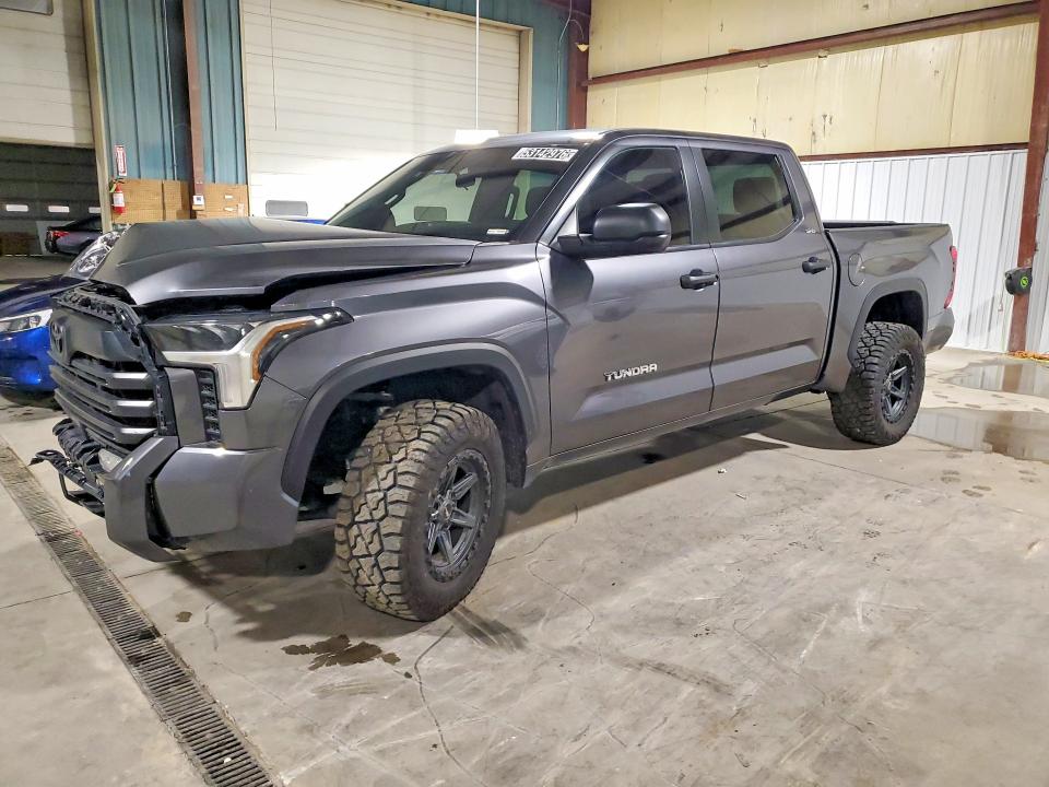 2025 Toyota Tundra VIN 5TFLA5DB8SX261664 COPART salvage auction — FRONT END, Il - Certificate Of Title, sold $26,500 on 2026-07-02 (photo 1)