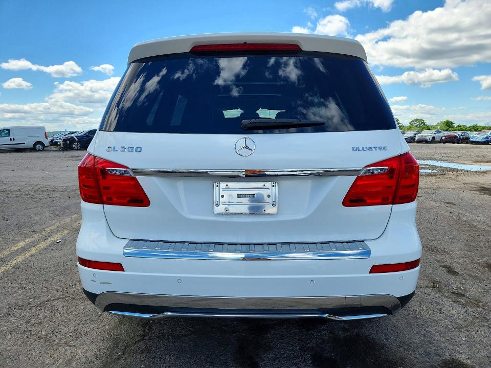 2015 Mercedes-benz Gl-class VIN 4JGDF2EE6FA464604 COPART salvage auction — MINOR DENT/SCRATCHES, PA - CERT OF TITLE (P), sold $6,600 on 2026-07-14 (photo 6)