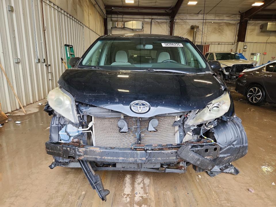 2017 Toyota Sienna VIN 5TDKZ3DC2HS792570 COPART salvage auction — FRONT END, Wi - Junked Vehicle Bill Of Sale, sold $1,750 on 2026-07-06 (photo 5)