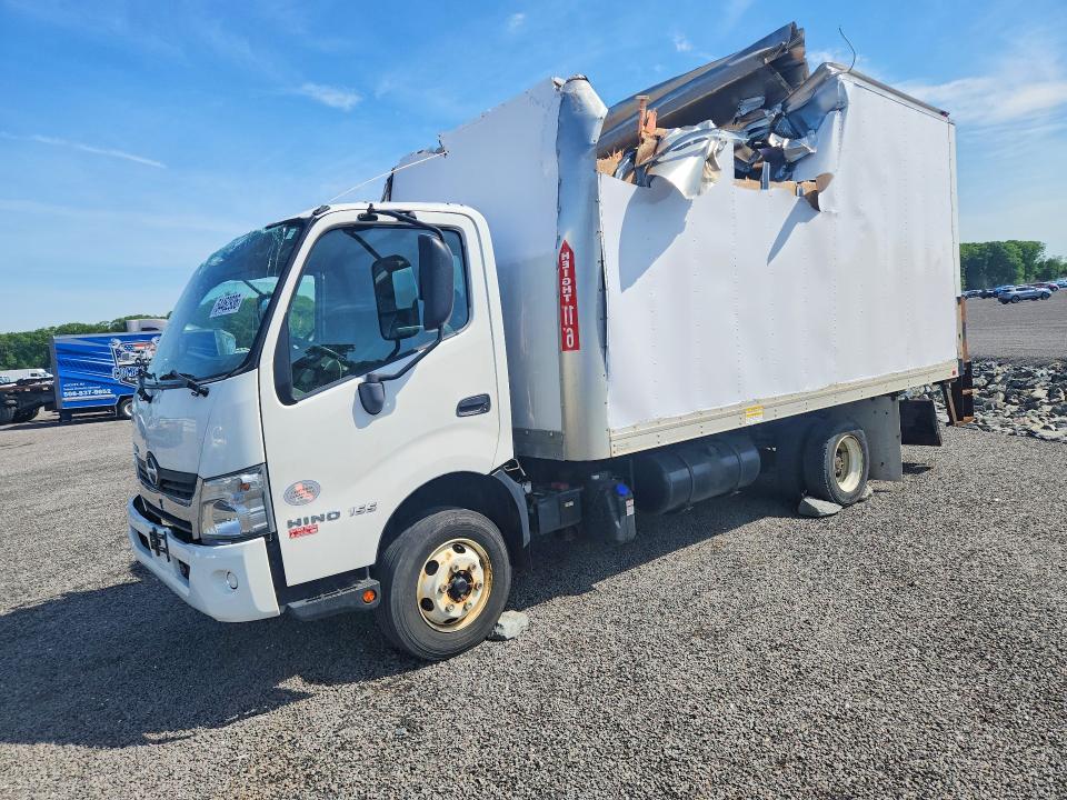 2019 Hino 155 VIN JHHYDM1H7KK007812 COPART salvage auction — ROOF, MA - CERT OF TITLE-SALVAGE, sold $300 on 2026-07-29 (photo 1)