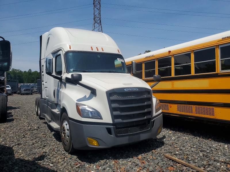 2018 Freightliner All other VIN 3AKJHHDR8JSHR1320 — COPART salvage auction photo