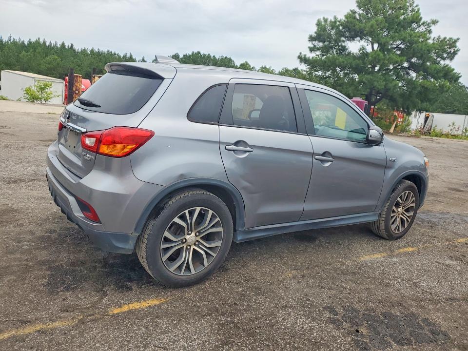 2018 Mitsubishi Outlander sport VIN JA4AP3AU6JZ032879 COPART salvage auction — MINOR DENT/SCRATCHES, SC - CERTIFICATE OF TITLE, sold $1,600 on 2026-07-31 (photo 3)