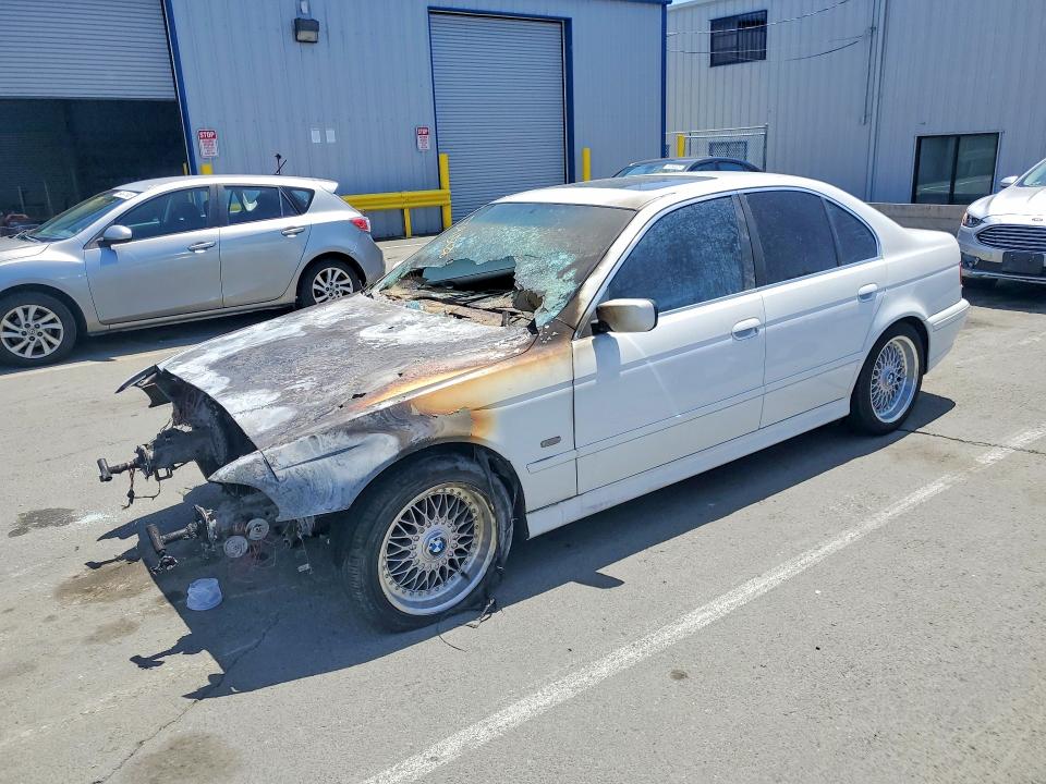 2001 BMW VIN WBADT43441GX27209 COPART salvage auction — BURN, Ca - Non-Repairable Vehicle Cert, sold $125 on 2026-08-21 (photo 1)