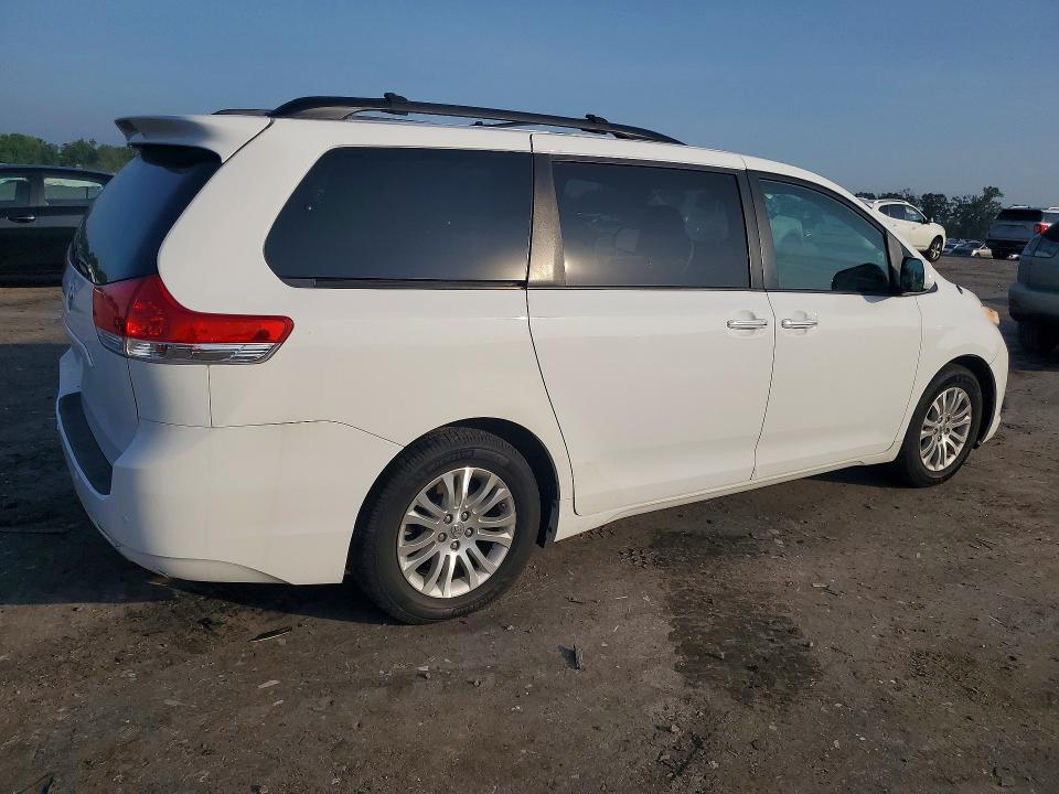 2014 Toyota Sienna VIN 5TDYK3DC6ES457001 COPART salvage auction — FRONT END, Va - Certificate Of Title, sold $4,300 on 2026-07-08 (photo 3)
