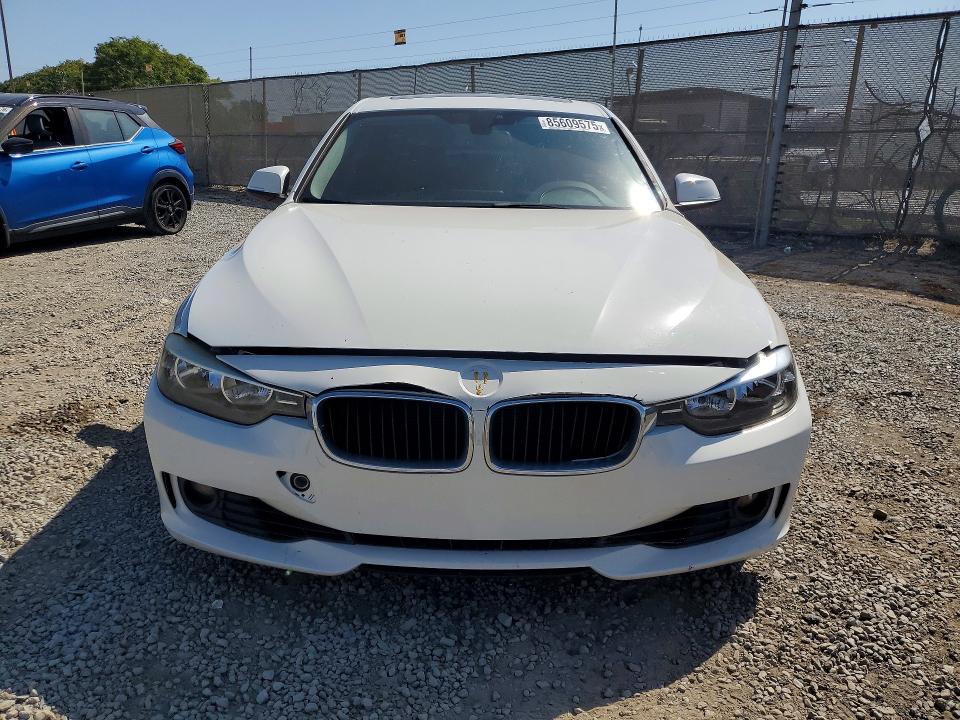2013 BMW 3er VIN WBA3A5C52DF354309 COPART salvage auction — REAR END, Ca - Salvage Certificate, sold $725 on 2026-07-02 (photo 5)
