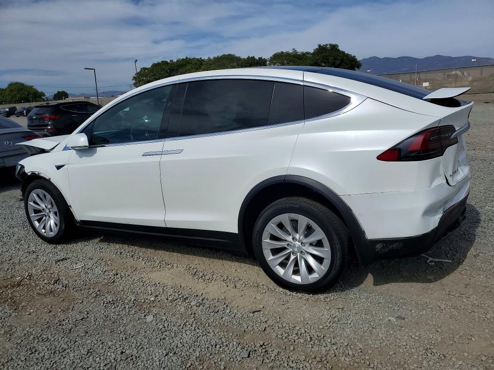 2017 Tesla Model x VIN 5YJXCBE27HF070152 COPART salvage auction — FRONT END, CA - SALVAGE CERTIFICATE, sold $4,250 on 2026-07-28 (photo 2)