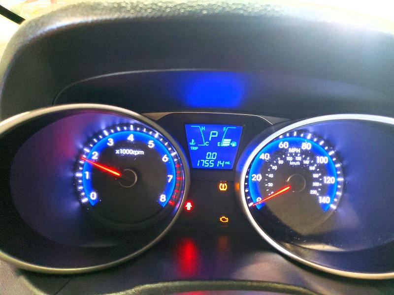2012 Hyundai Tucson VIN KM8JUCAC5CU436936 COPART salvage auction — MINOR DENT/SCRATCHES, Va - Certificate Of Title, sold $2,400 on 2026-07-30 (photo 9)