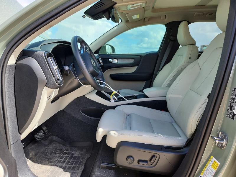 2025 Volvo VIN YV4L12UE4S2461637 COPART salvage auction — WATER/FLOOD, Tx - Salvage Title-Flood Damage, sold $10,700 on 2026-07-23 (photo 7)