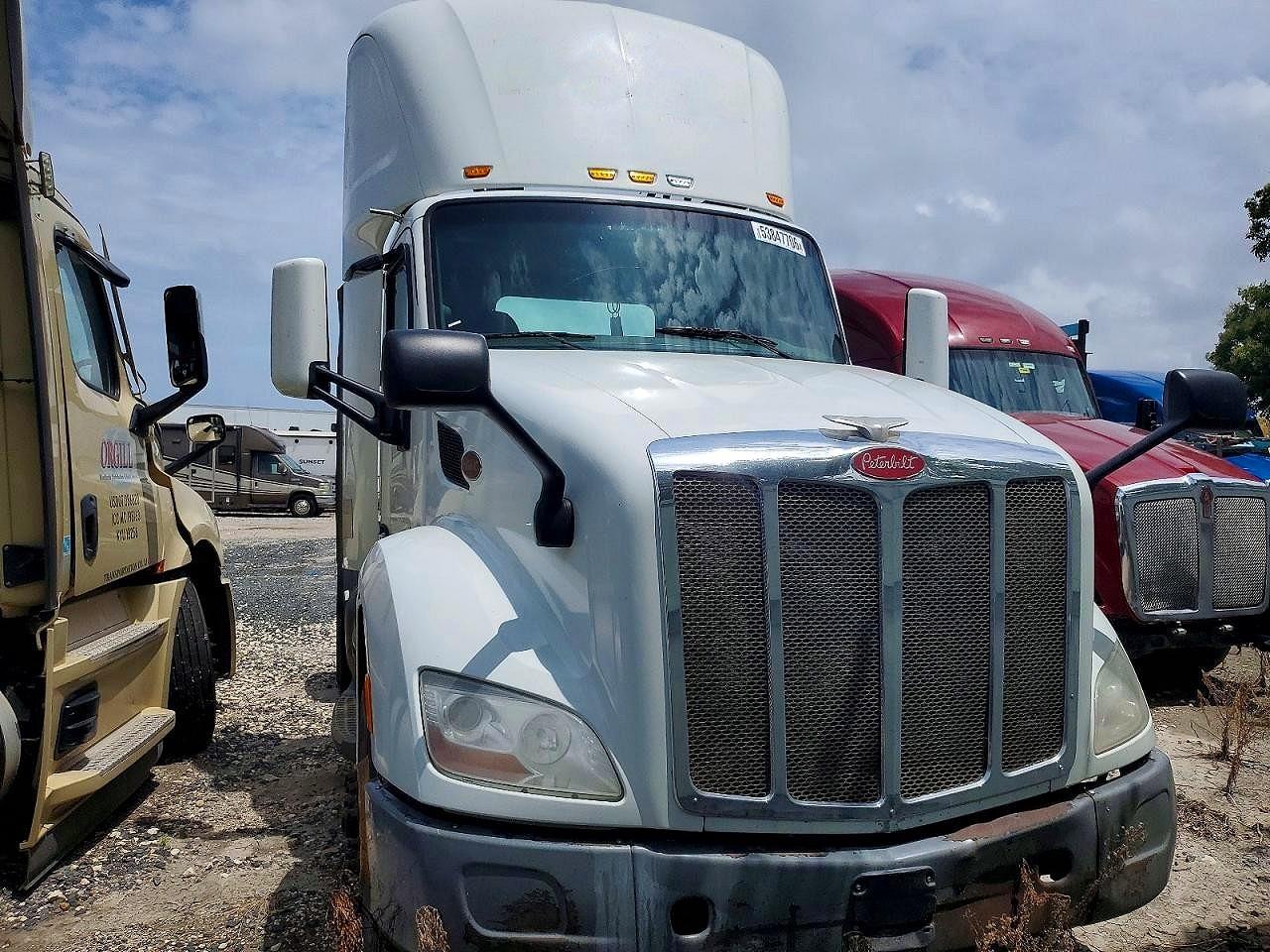 2016 Peterbilt 579 VIN 1XPBA48X5GD339773 COPART salvage auction — Normal Wear, IN - CERTIFICATE OF TITLE, sold $5,000 on 2026-07-07 (photo 9)