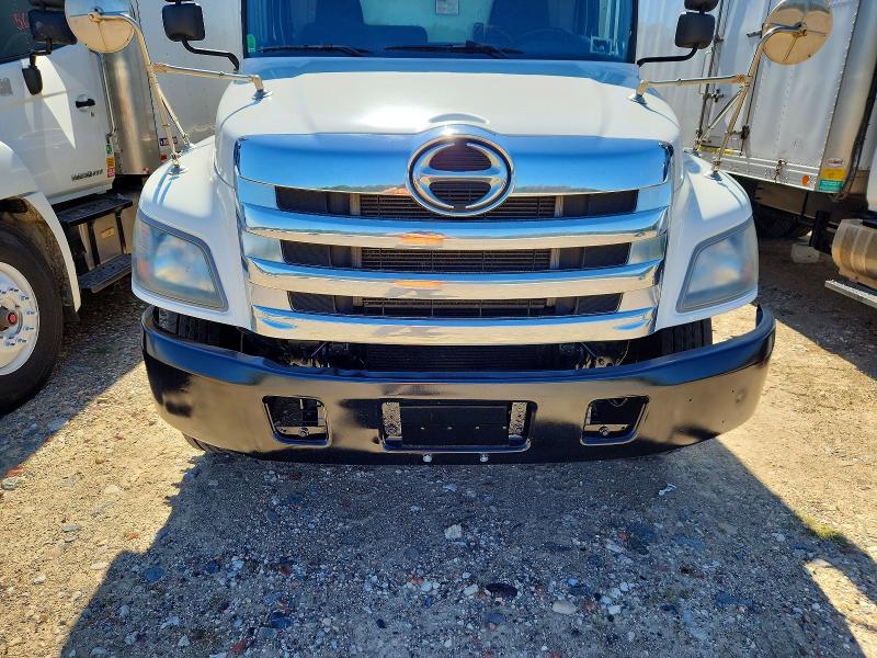 2017 Hino 338 VIN 5PVNV8JT9H4S54597 COPART salvage auction — NORMAL WEAR, NY - CERTIFICATE OF TITLE, sold $4,250 on 2026-09-22 (photo 9)