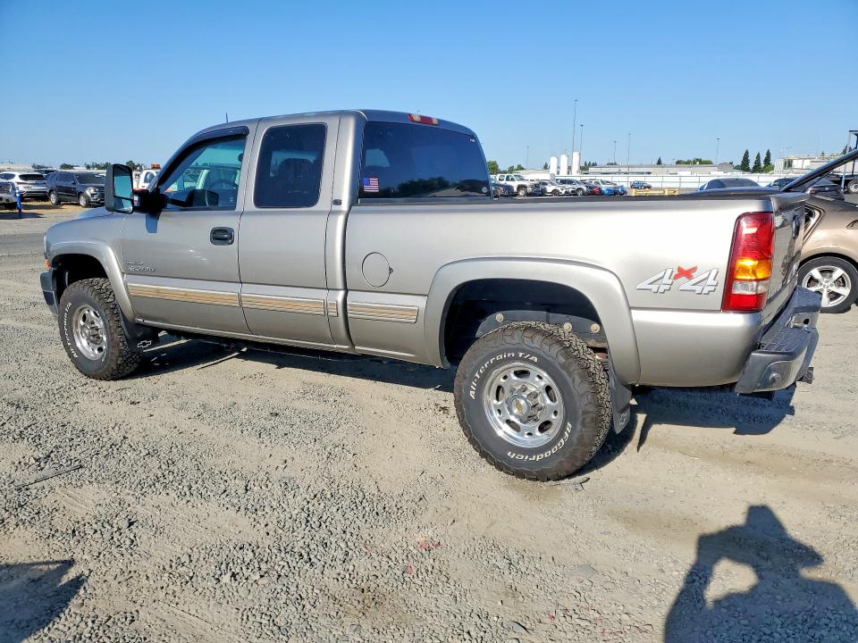 2001 Chevrolet Silverado 2500 VIN 1GCHK29GX1E177250 COPART salvage auction — REAR END, Ca - Salvage Certificate, sold $1,350 on 2026-07-02 (photo 2)