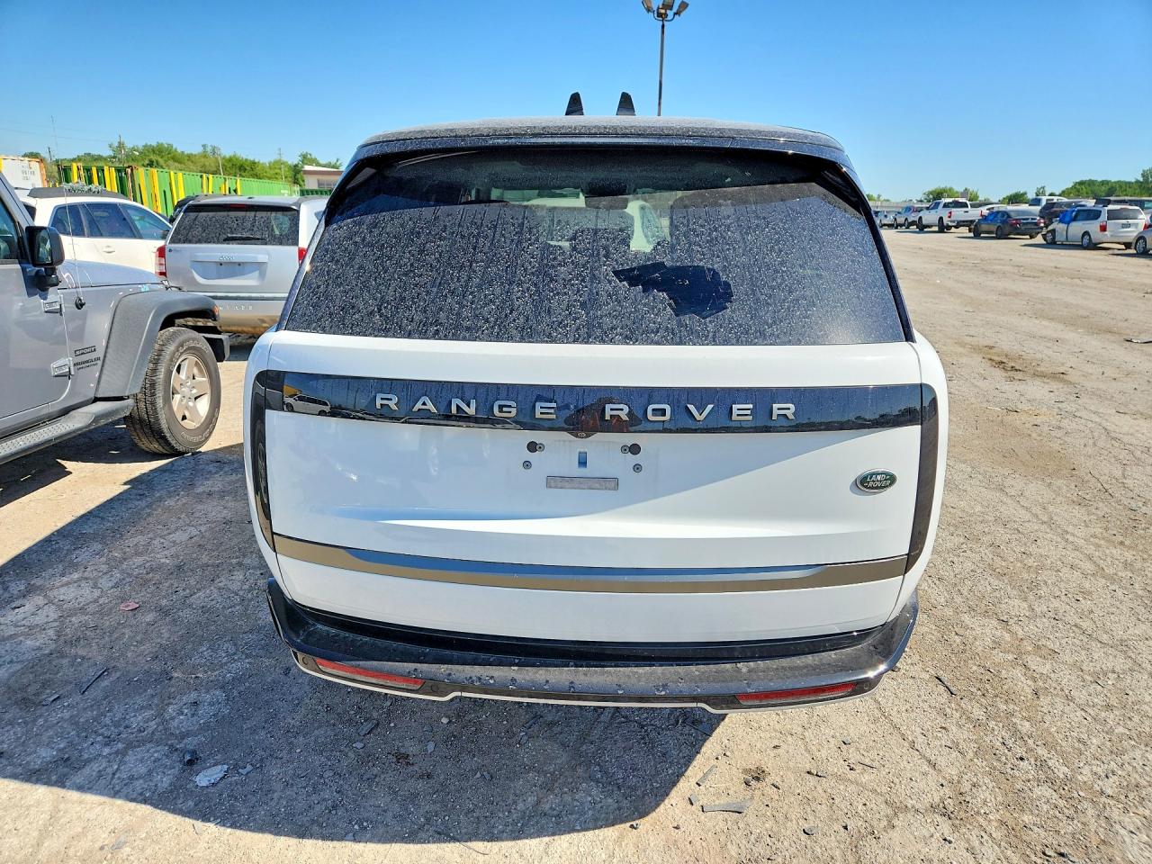 2023 Land Rover Range Rover VIN SALKP9FUXPA028453 COPART salvage auction — Side, IN - CERT OF TITLE-SALVAGE TITLE, sold $51,500 on 2026-07-07 (photo 6)
