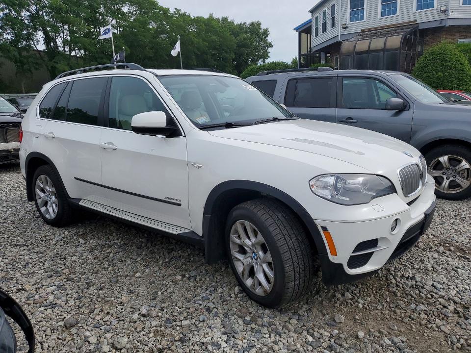 2013 BMW VIN 5UXZV4C58D0B24371 COPART salvage auction — MINOR DENT/SCRATCHES, Ma - Cert Of Title-Reconstrctd Coll, sold $450 on 2026-07-23 (photo 4)