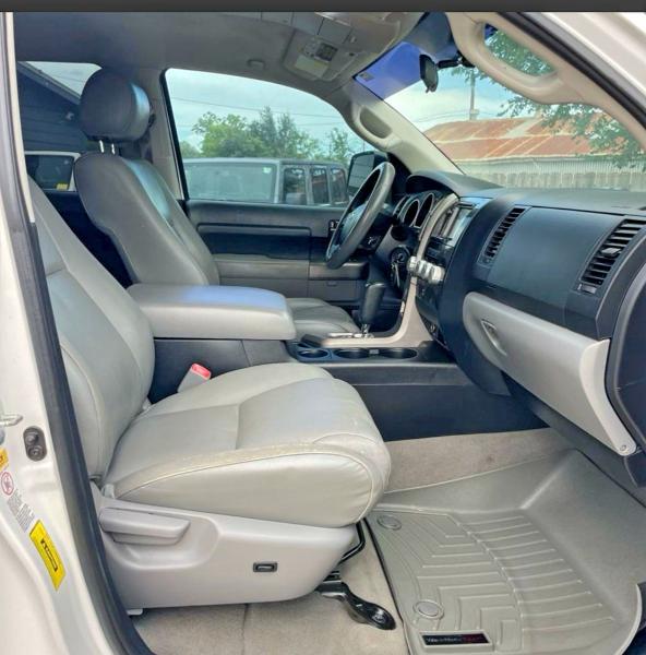 2010 Toyota Tundra VIN 5TFEY5F12AX089591 COPART salvage auction — MINOR DENT/SCRATCHES, Tx - Certificate Of Title (P), sold $6,500 on 2026-07-14 (photo 5)