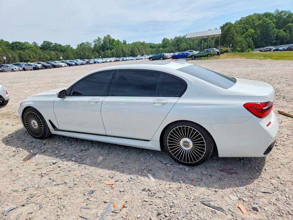 2016 BMW 7er VIN WBA7E2C59GG548029 COPART salvage auction — NORMAL WEAR, Va - Certificate Of Title, sold $6,800 on 2026-08-31 (photo 2)