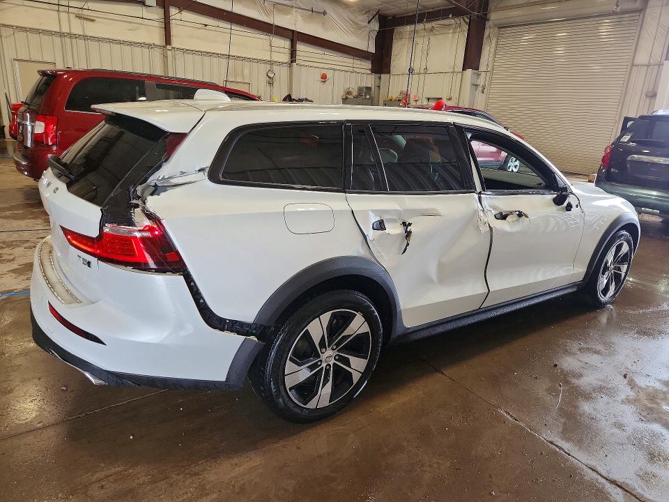 2020 Volvo V60 cross country VIN YV4102WK3L1039587 COPART salvage auction — REAR END, WI - CERT OF TITLE-CLAIM PAID, sold $6,700 on 2026-07-27 (photo 3)