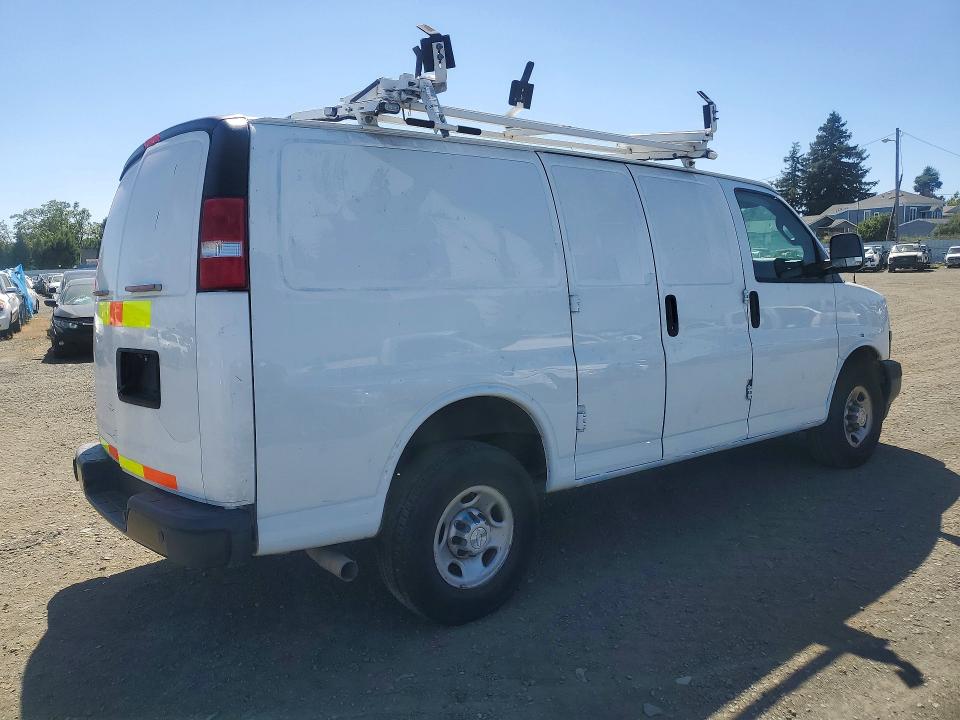2019 Chevrolet Express 2500 VIN 1GCWGAFP9K1248860 COPART salvage auction — MINOR DENT/SCRATCHES, CA - DIS/DLR/EXP ONLY CLEAN TITLE, sold $10,200 on 2026-07-09 (photo 3)