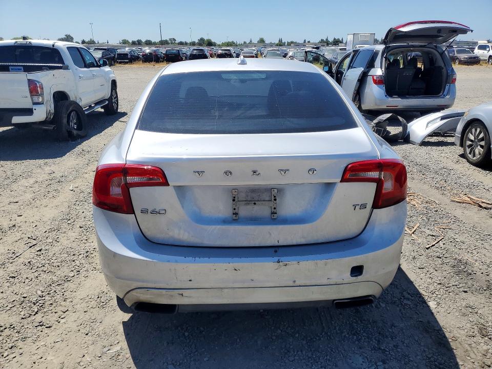 2015 Volv S60 VIN YV140MFKXF2366296 COPART salvage auction — REAR END, CA - DIS/DLR/EXP ONLY CLEAN TITLE, sold $1,300 on 2026-07-28 (photo 6)