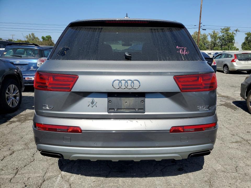 2017 Audi Q7 VIN WA1VAAF76HD007837 COPART salvage auction — MINOR DENT/SCRATCHES, FL - DIS/DLR/EXP ONLY CLEAN TITLE, sold $5,400 on 2026-07-27 (photo 6)