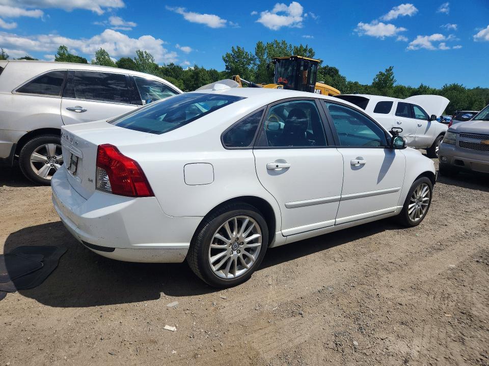 2010 Volvo S40 VIN YV1382MS2A2496125 COPART salvage auction — FRONT END, Ma - Cert Of Title-Reconstrctd Coll, sold $125 on 2026-07-29 (photo 3)