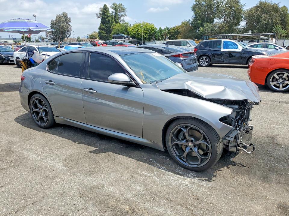 2018 Alfa romeo Giulia VIN ZARFAECN2J7583021 COPART salvage auction — FRONT END, Ca - Salvage Certificate, sold $925 on 2026-07-31 (photo 4)