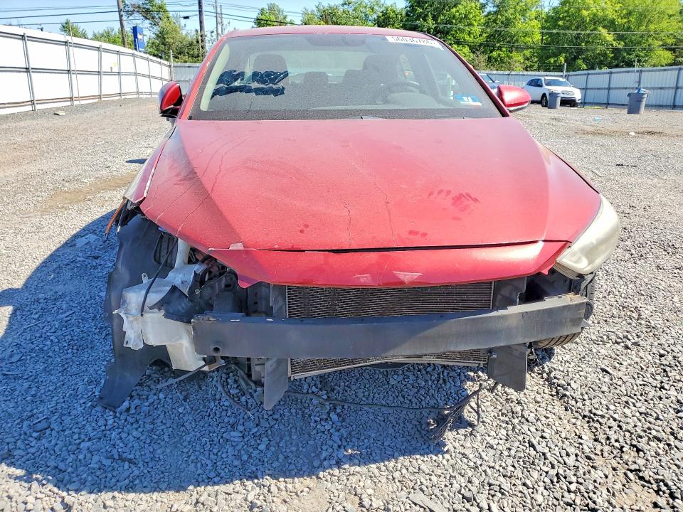 2017 Hyundai Elantra VIN KMHD84LF9HU068329 COPART salvage auction — FRONT END, NJ - CERT OF TITLE-SALVAGE, sold $700 on 2026-07-31 (photo 5)