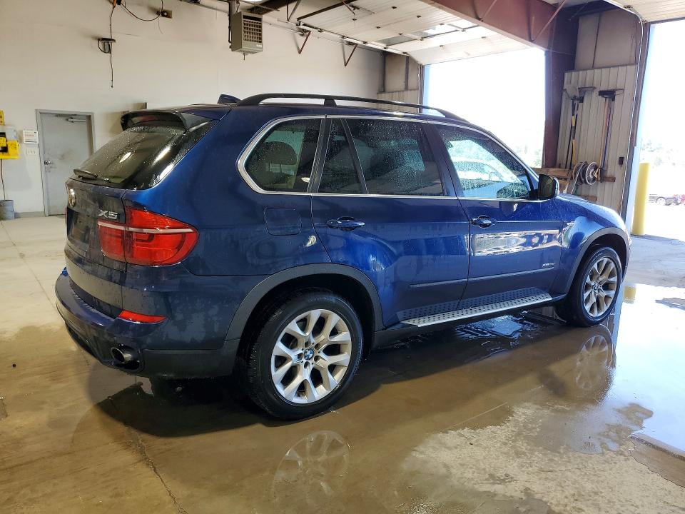2013 BMW X5 VIN 5UXZV4C56D0B14700 COPART salvage auction — MINOR DENT/SCRATCHES, Wv - Certificate Of Title, sold $500 on 2026-07-21 (photo 3)