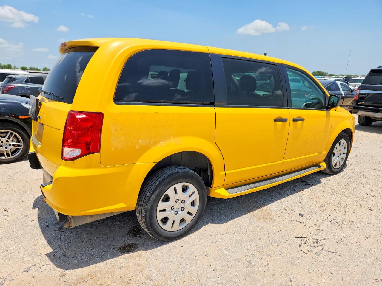 2019 Dodge Grand Caravan VIN 2C4RDGBG9KR754361 COPART salvage auction — Minor Dent/Scratches, TX - CERTIFICATE OF TITLE, sold $1,350 on 2026-07-03 (photo 3)