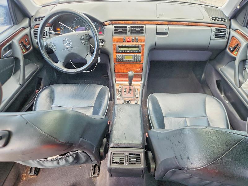 2000 Mercedes-benz E-class VIN WDBJF65J4YB061311 COPART salvage auction — REAR END, Tx - Salvage Vehicle Title, sold $175 on 2026-07-27 (photo 8)
