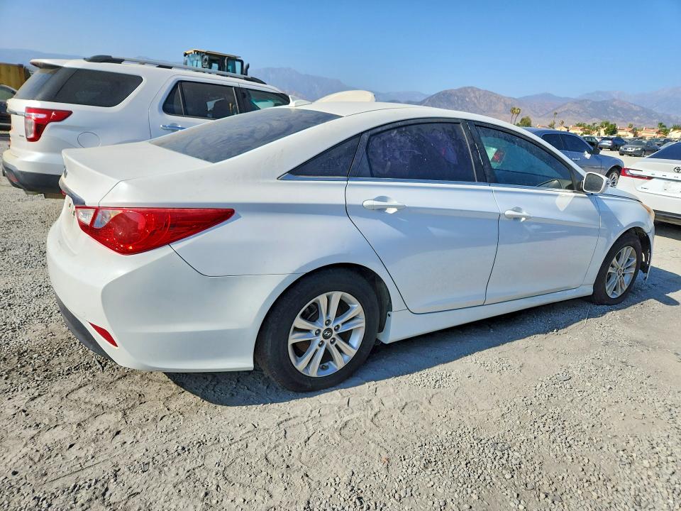 2014 Hyundai Sonata VIN 5NPEB4AC1EH831047 COPART salvage auction — MECHANICAL, Ca - Dis/Dlr/Exp Only Clean Title, sold $1,098 on 2026-07-09 (photo 3)