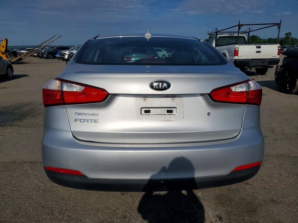 2014 Kia Forte VIN KNAFK4A64E5207304 COPART salvage auction — FRONT END, Pa - Certificate Of Salvage, sold $1,550 on 2026-07-10 (photo 6)