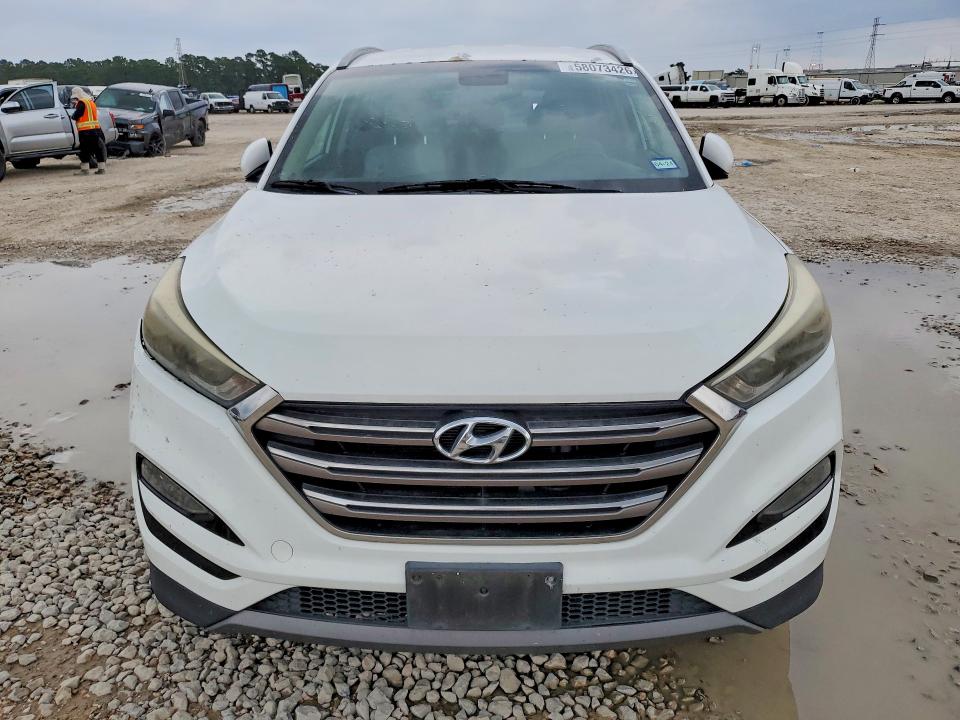 2016 Hyundai Tucson VIN KM8J33A23GU268603 COPART salvage auction — MINOR DENT/SCRATCHES, Tx - Certificate Of Title (P), sold $3,100 on 2026-07-10 (photo 5)