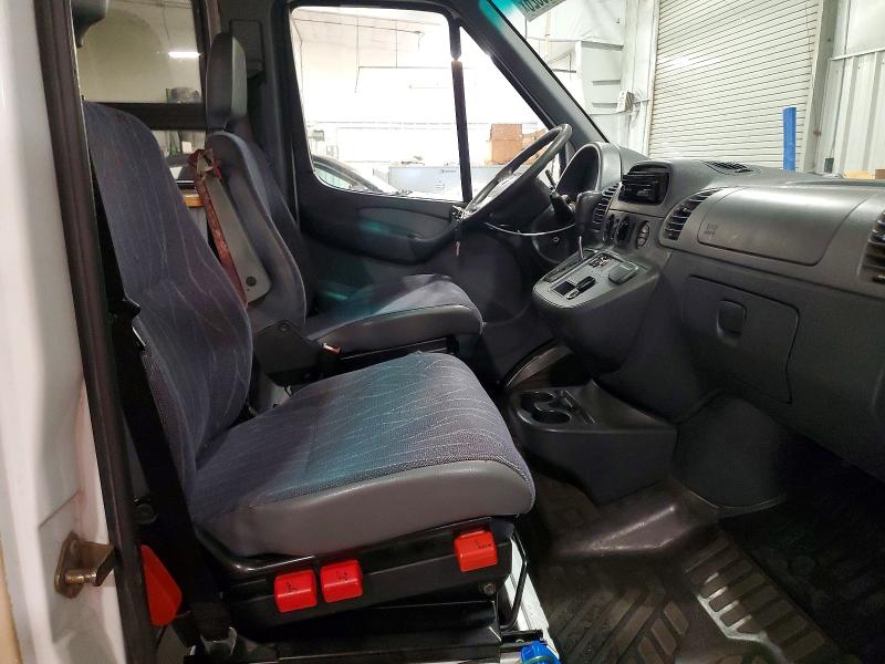 2003 Mercedes-benz Sprinter VIN WD2YD641135398418 COPART salvage auction — REAR END, Mn - Cert Of Title-Salvage, sold $35 on 2026-07-27 (photo 5)