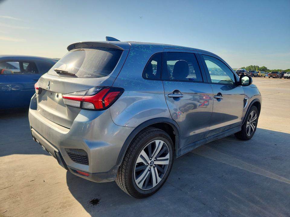 2024 Mitsubishi VIN JA4ARUAU7RU008468 COPART salvage auction — HAIL, Tx - Salvage Vehicle Title, sold $5,300 on 2026-07-13 (photo 3)