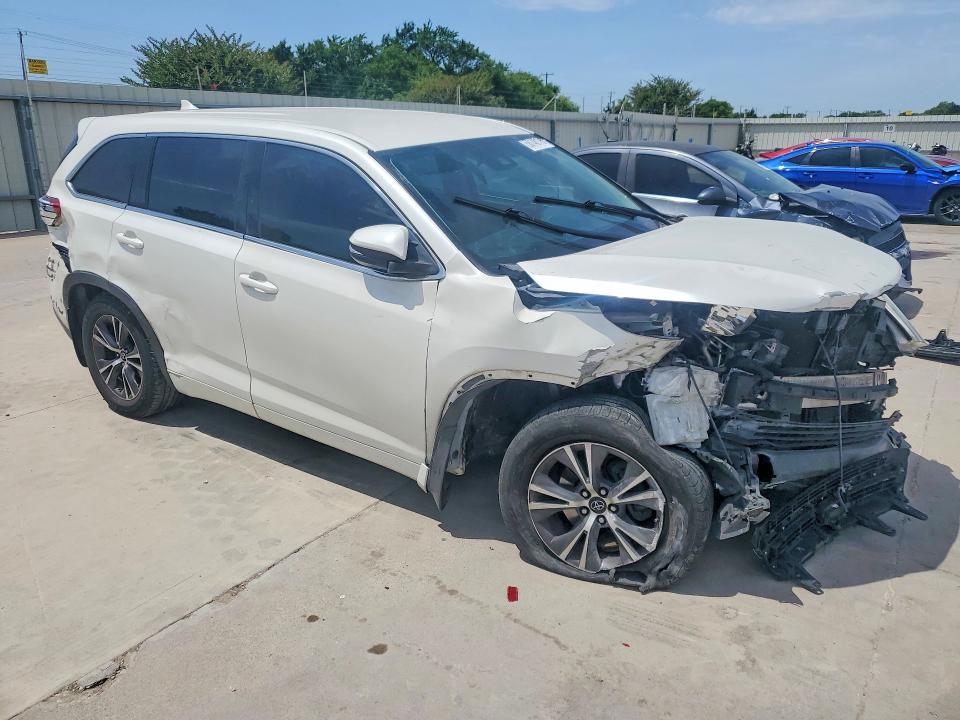 2017 Toyota Highlander VIN 5TDZZRFH5HS190496 COPART salvage auction — FRONT END, Tx - Salvage Vehicle Title, sold $3,650 on 2026-07-02 (photo 4)