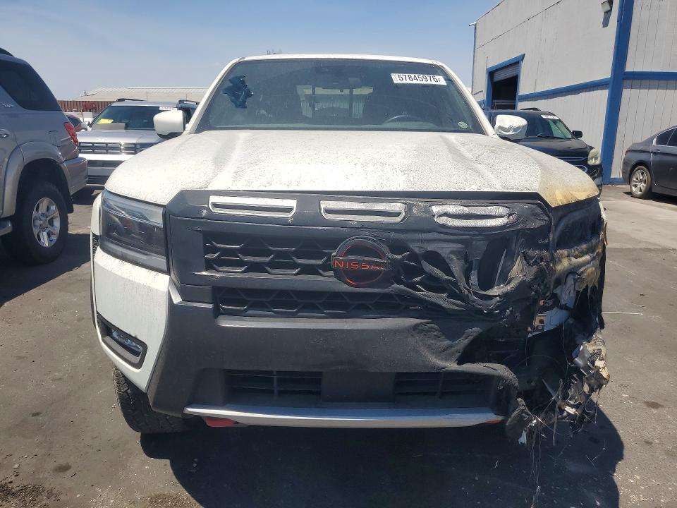 2025 Nissan Frontier VIN 1N6ED1FK5SN639096 COPART salvage auction — ENGINE BURN, Nv - Salvage Title, sold $13,100 on 2026-07-20 (photo 5)