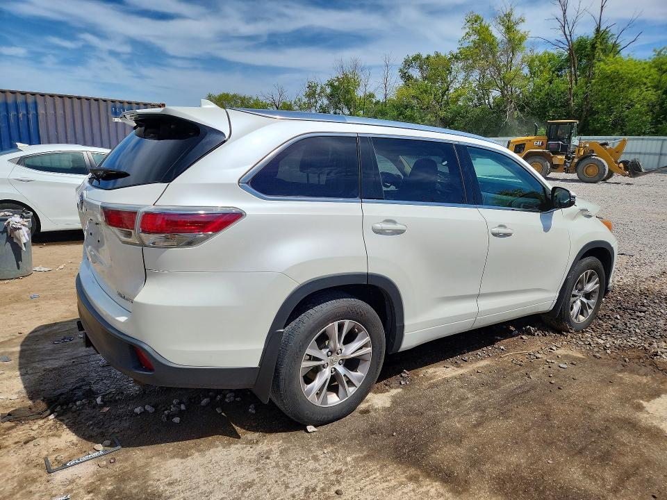 2014 Toyota Highlander VIN 5TDJKRFH6ES060823 COPART salvage auction — FRONT END, Salvage Title, sold $5,500 on 2026-07-27 (photo 3)