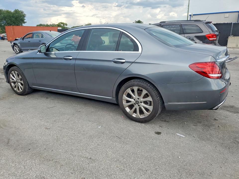 2019 Mercedes-benz E-klasse VIN WDDZF4JB6KA586977 COPART salvage auction — REAR END, Fl - Cert Of Title Slvg Rebuildable, sold $12,400 on 2026-07-14 (photo 2)