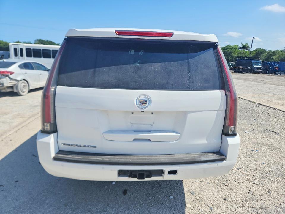 2015 Chevrolet Suburban VIN 1GNSCJKC0FR139800 COPART salvage auction — MINOR DENT/SCRATCHES, FL - CERTIFICATE OF TITLE, sold $9,000 on 2026-07-30 (photo 6)
