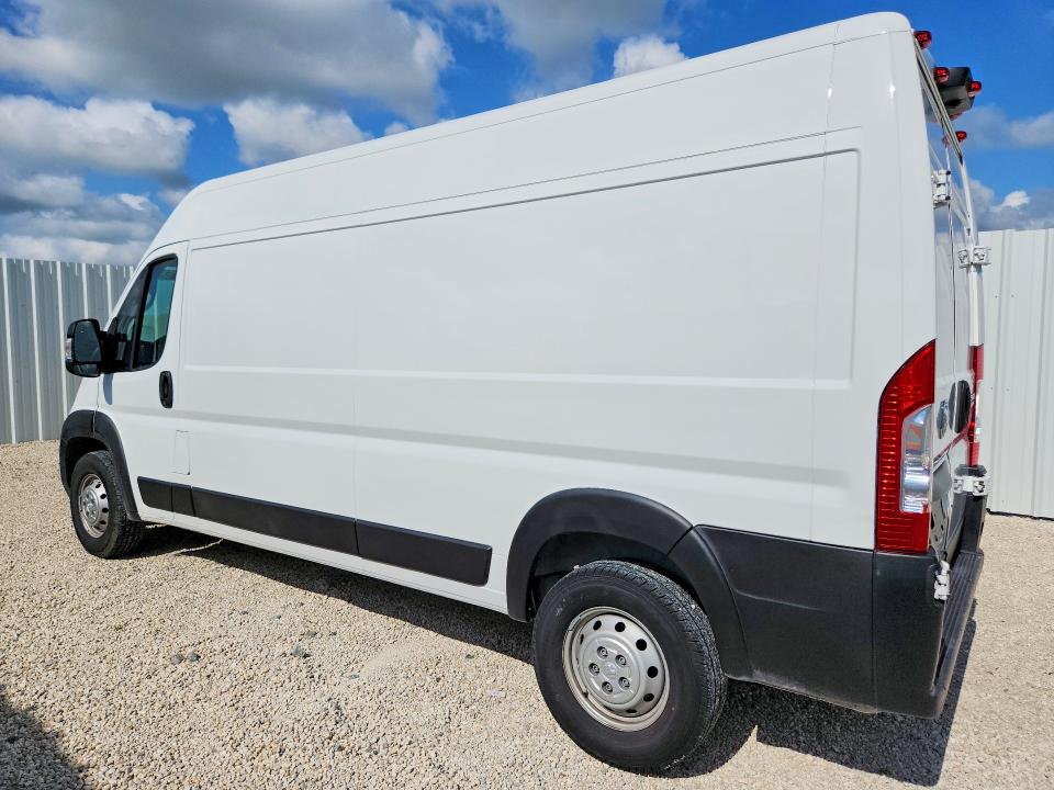 2023 Ram Promaster 2500 VIN 3C6LRVDG0PE571956 COPART salvage auction — MINOR DENT/SCRATCHES, Fl - Certificate Of Title, sold $17,400 on 2026-07-22 (photo 2)
