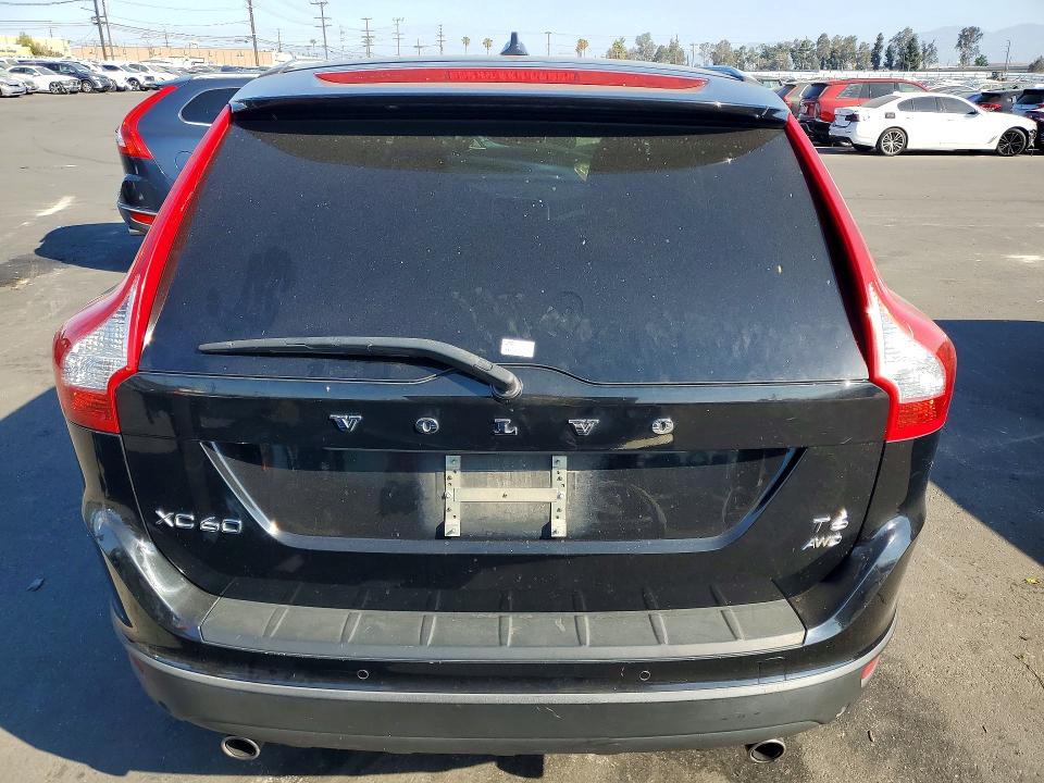 2013 Volvo VIN YV4902DZ2D2449599 COPART salvage auction — MINOR DENT/SCRATCHES, Ca - Dis/Dlr/Exp Only Clean Title, sold $700 on 2026-07-22 (photo 6)