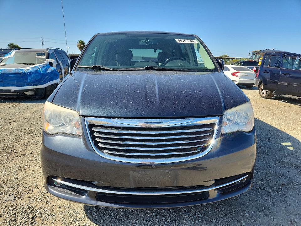 2014 Chrysler VIN 2C4RC1BG1ER381837 COPART salvage auction — MINOR DENT/SCRATCHES, Ca - Dis/Dlr/Exp Only Clean Title, sold $625 on 2026-07-24 (photo 5)