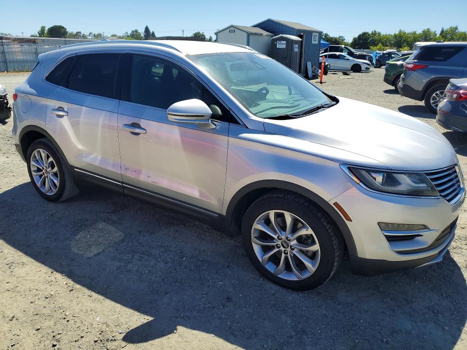2015 Lincoln Mkz VIN 5LMCJ1A93FUJ48134 COPART salvage auction — MINOR DENT/SCRATCHES, Ca - Dis/Dlr/Exp Only Clean Title (P), sold $1,200 on 2026-09-01 (photo 4)