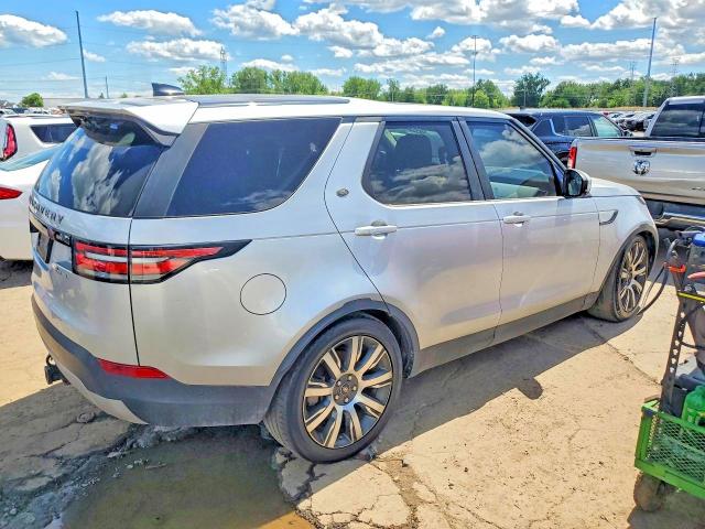 2018 Land rover VIN SALRR2RVXJA059181 COPART salvage auction — MINOR DENT/SCRATCHES, Va - Dealer Only Clean Title (P), sold $975 on 2026-07-24 (photo 3)